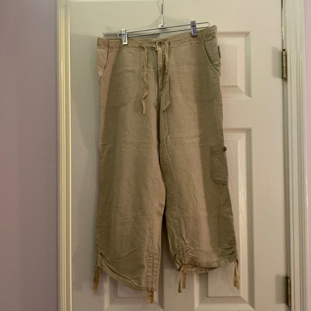 Columbia capris, size medium